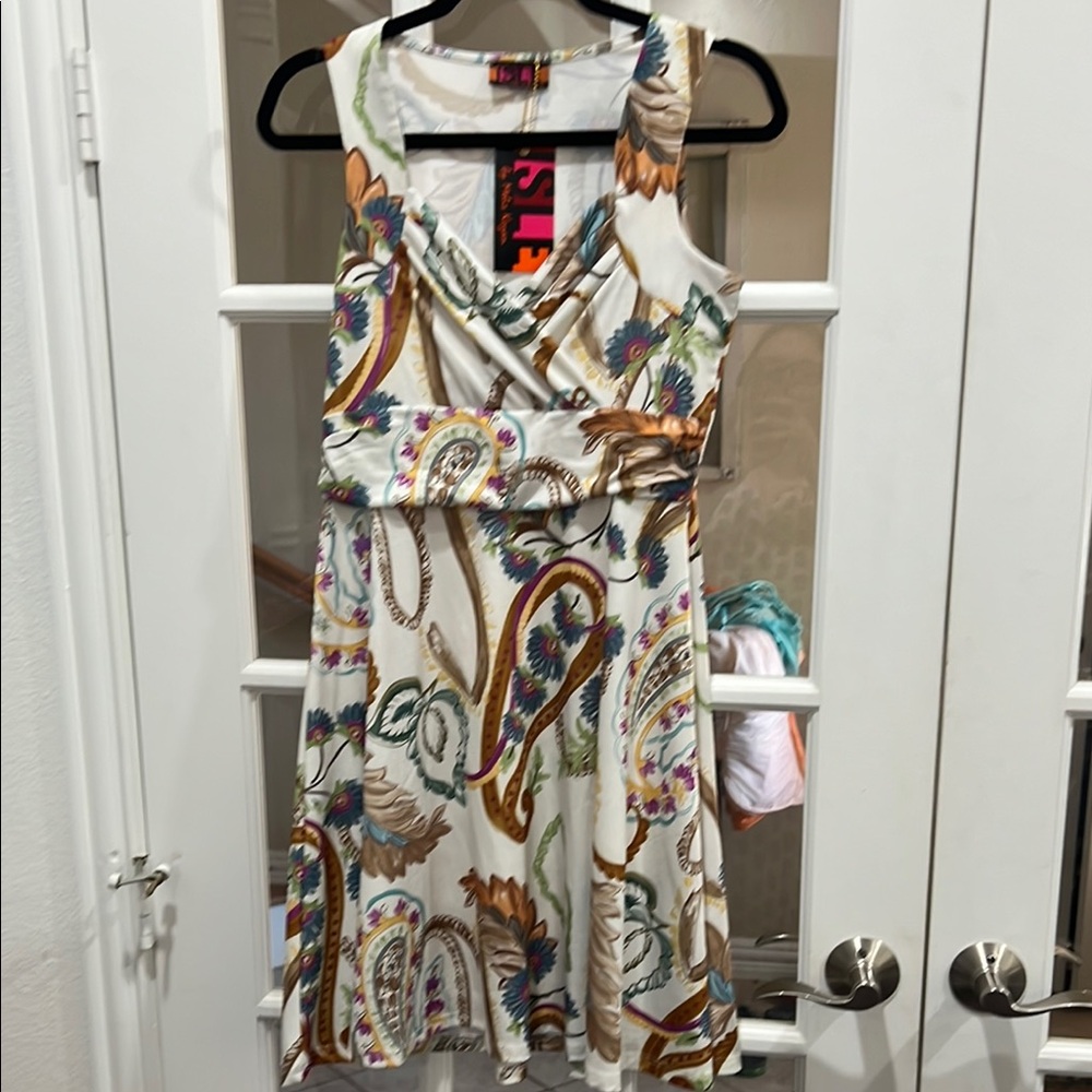 White and Brown Sleeveless Paisley Dress